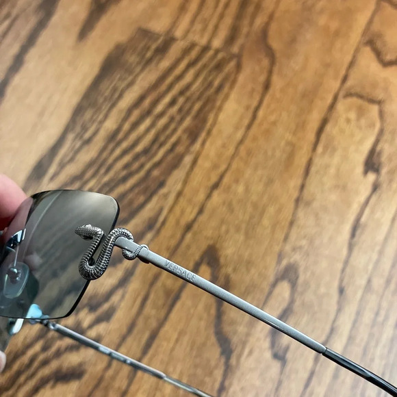 Unisex Versace y2k sunglasses - Picture 3 of 4